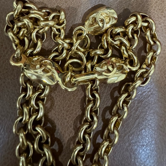 Vintage Chanel CC Gold Chain Necklace - Picture 5 of 6